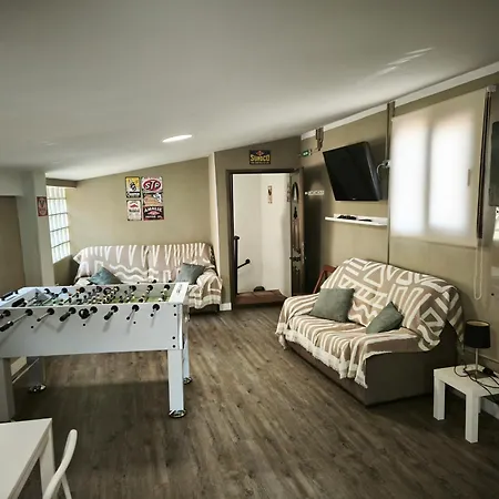 - Casa Ladislada