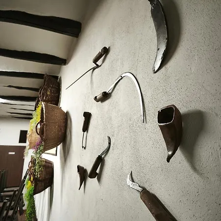 - Casa Ladislada *