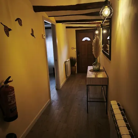 - Casa Ladislada