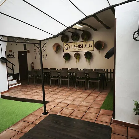 - Casa Ladislada