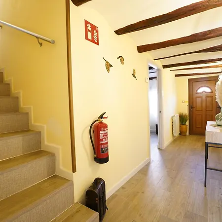 - Casa Ladislada